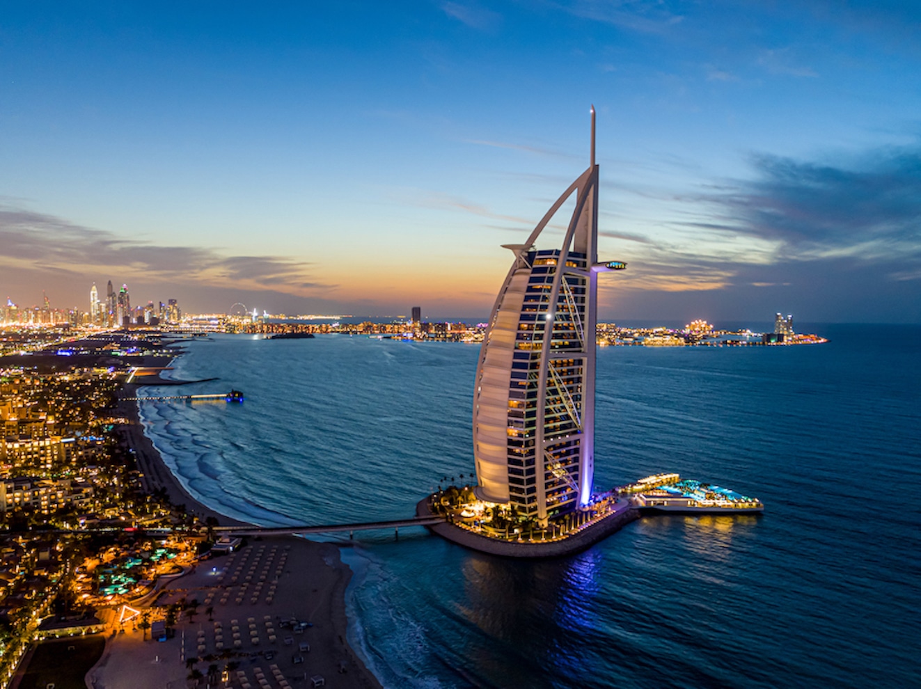 Туры в дубай 2023. Бурдж Аль-Алам. Dubai Tourism. Бурдж Аль араб трансфер. Burj al arab вечером.